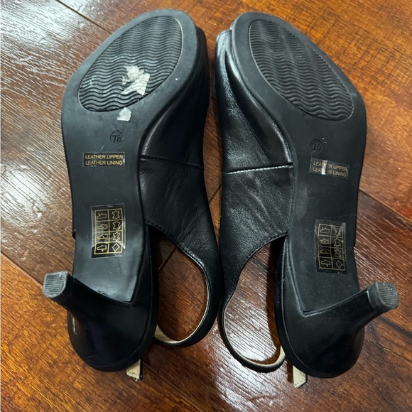 Classic Black Slingback Kitten Heels - Picture 5 of 5